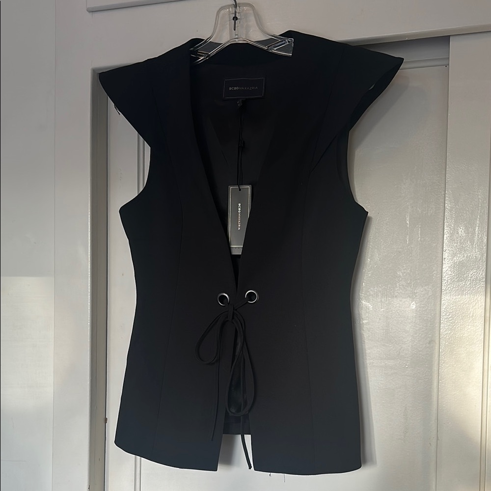 NWT BCBGMaxAzria structured sleek Black Vest Medium. High shoulders, Overlay - Picture 4 of 9